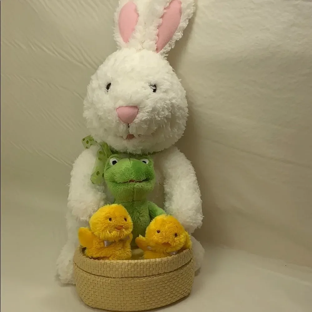 Hallmark Let’s Go To The Hop Easter Bunny Chicks And A Frog Singing At The Hop